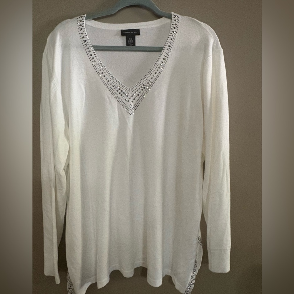 Adrienne Vittadini White and Gray Sweater